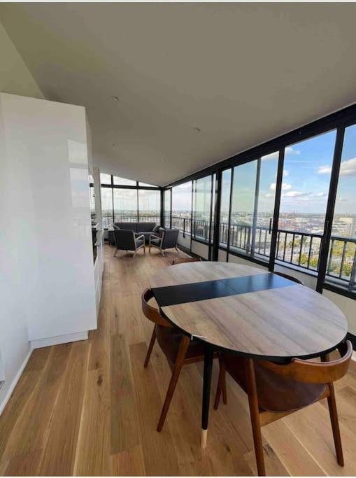 Penthouse / 2 Bedrooms In City Center Of אנז'ה מראה חיצוני תמונה