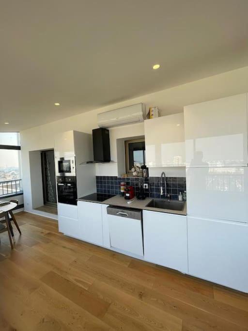 Penthouse / 2 Bedrooms In City Center Of אנז'ה מראה חיצוני תמונה
